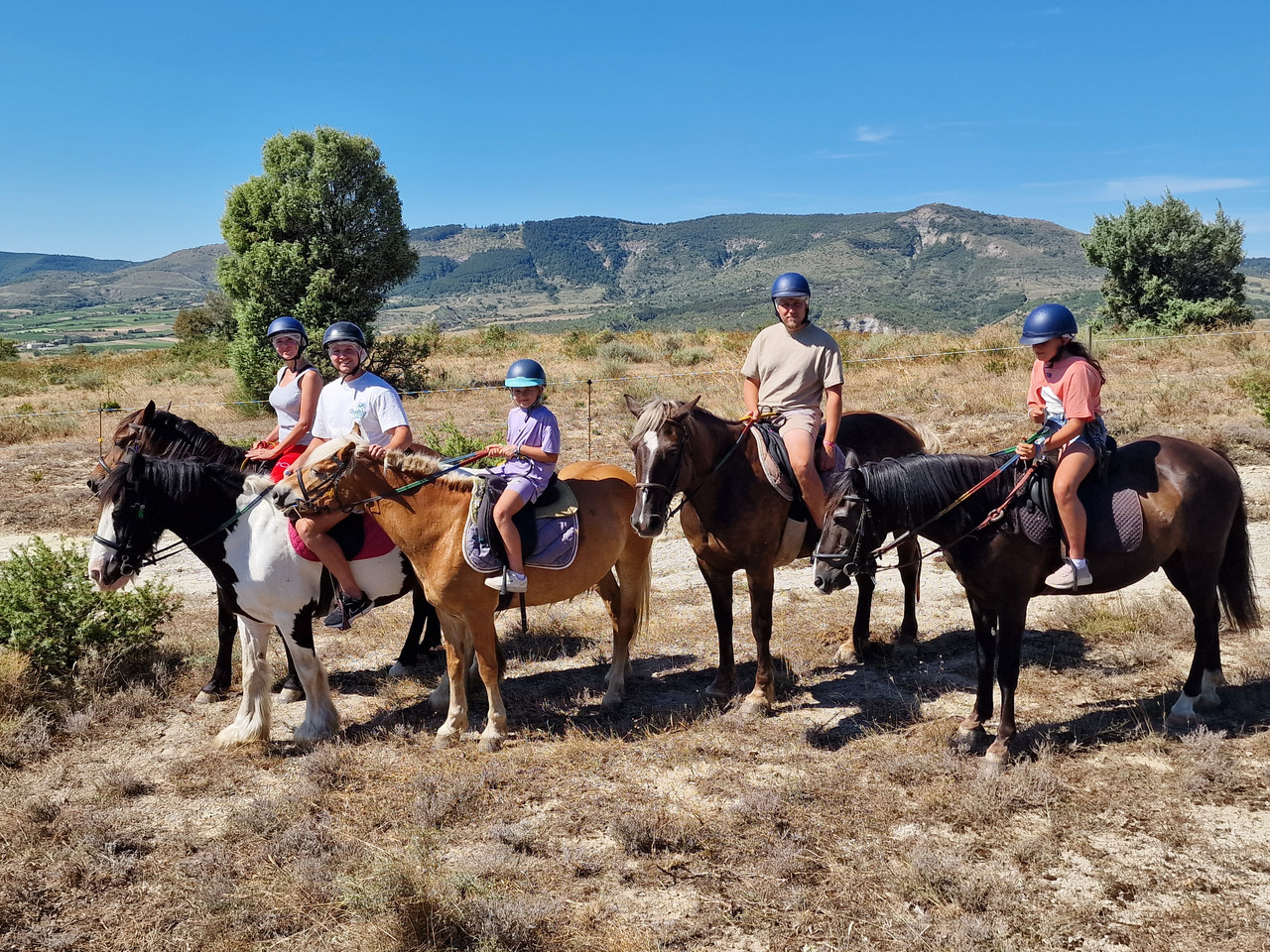 Photo de ALBA EQUITATION ECURIES D AUNAS