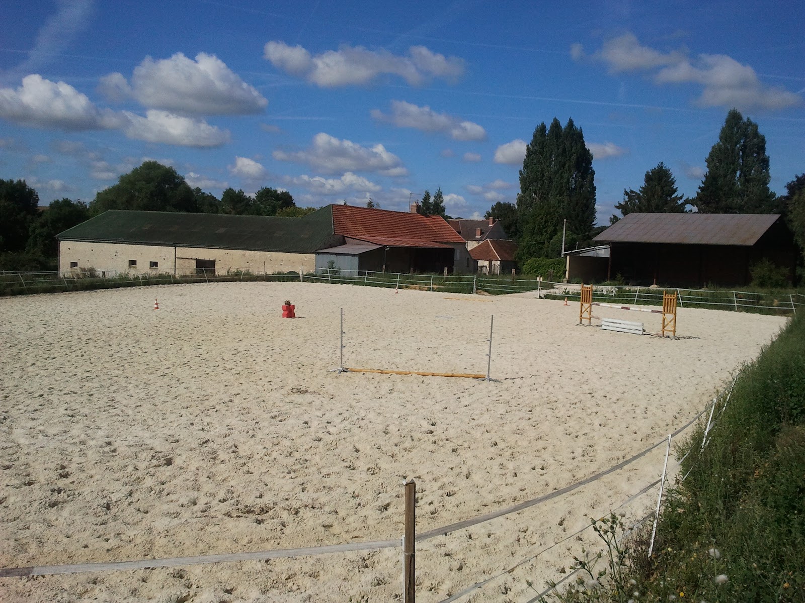 Photo de CENTRE EQUESTRE DE MONTGAREUX