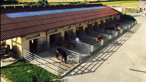 Photo de DOMAINE EQUESTRE DE LA VIVH