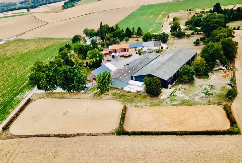 Photo de ECURIE DE MACQUIGNY