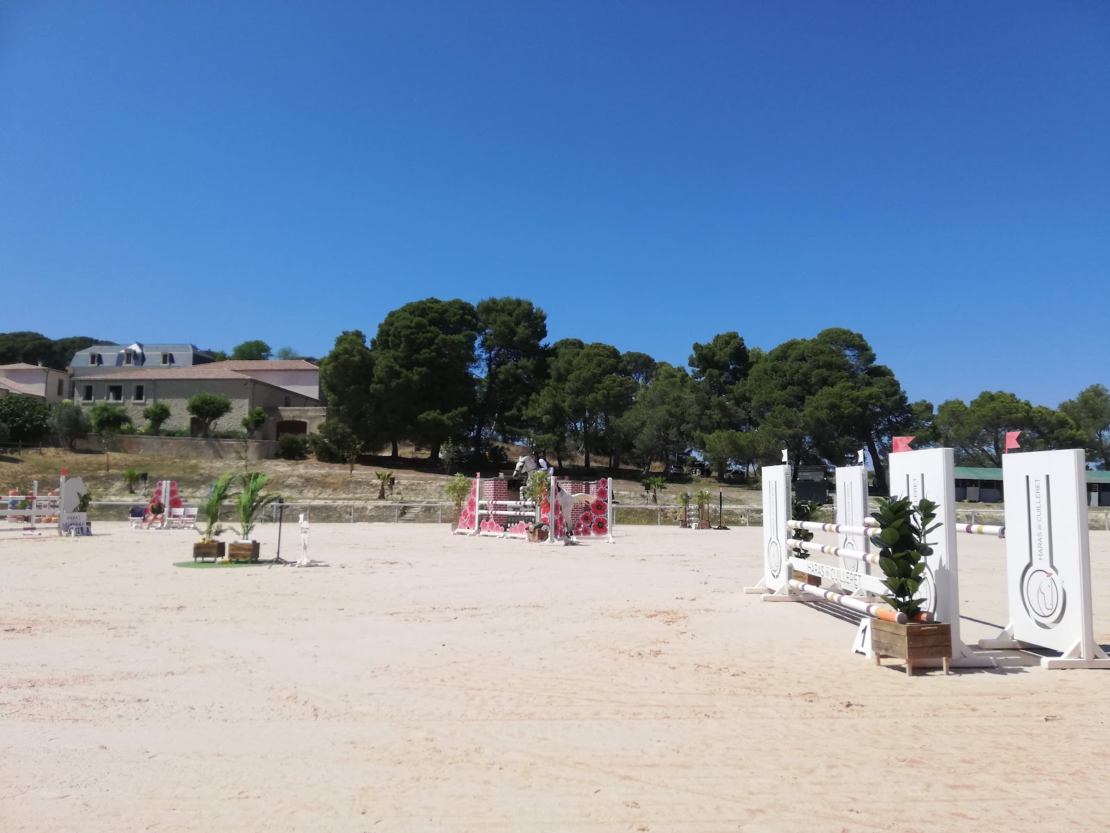 Photo de ECURIES DE LA GESMERAY