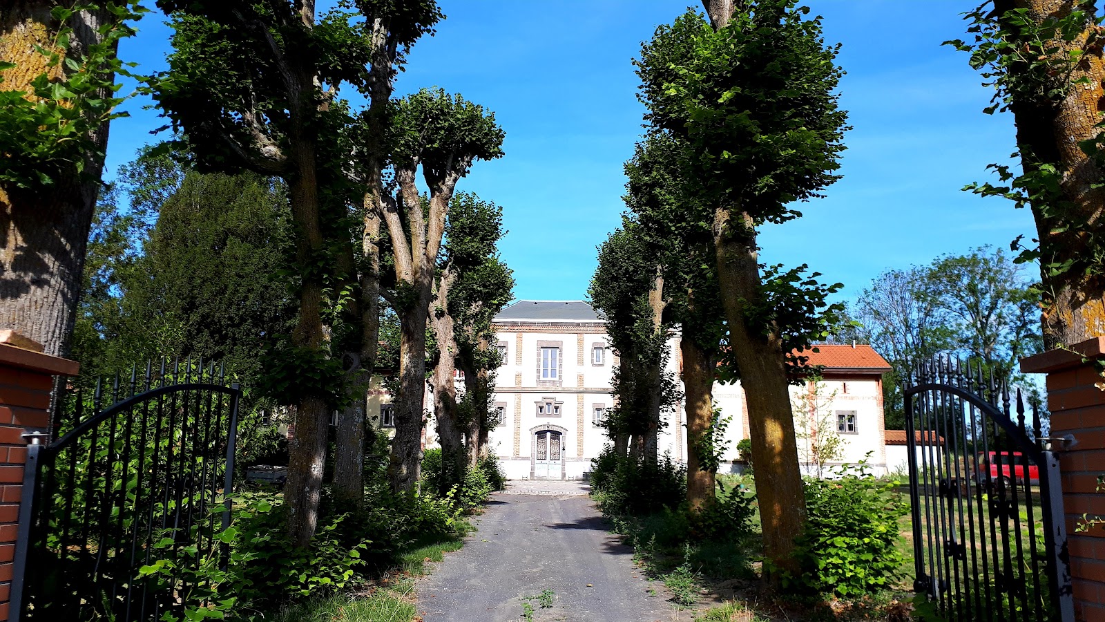Photo de GITE EQUESTRE DE LA RONZIERE