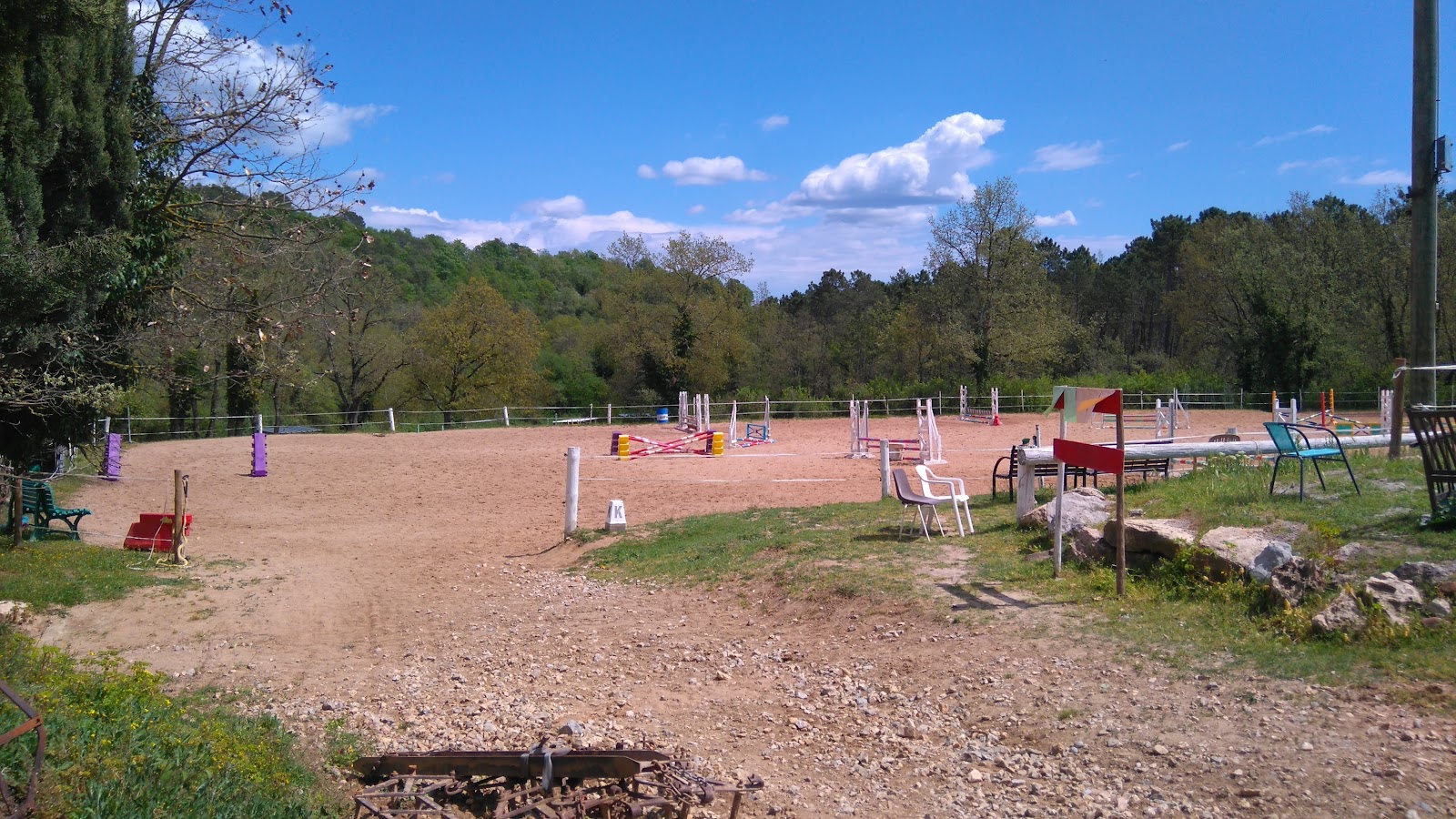 LES CAVALIERS DOMAINE EQU DE ST PAUL