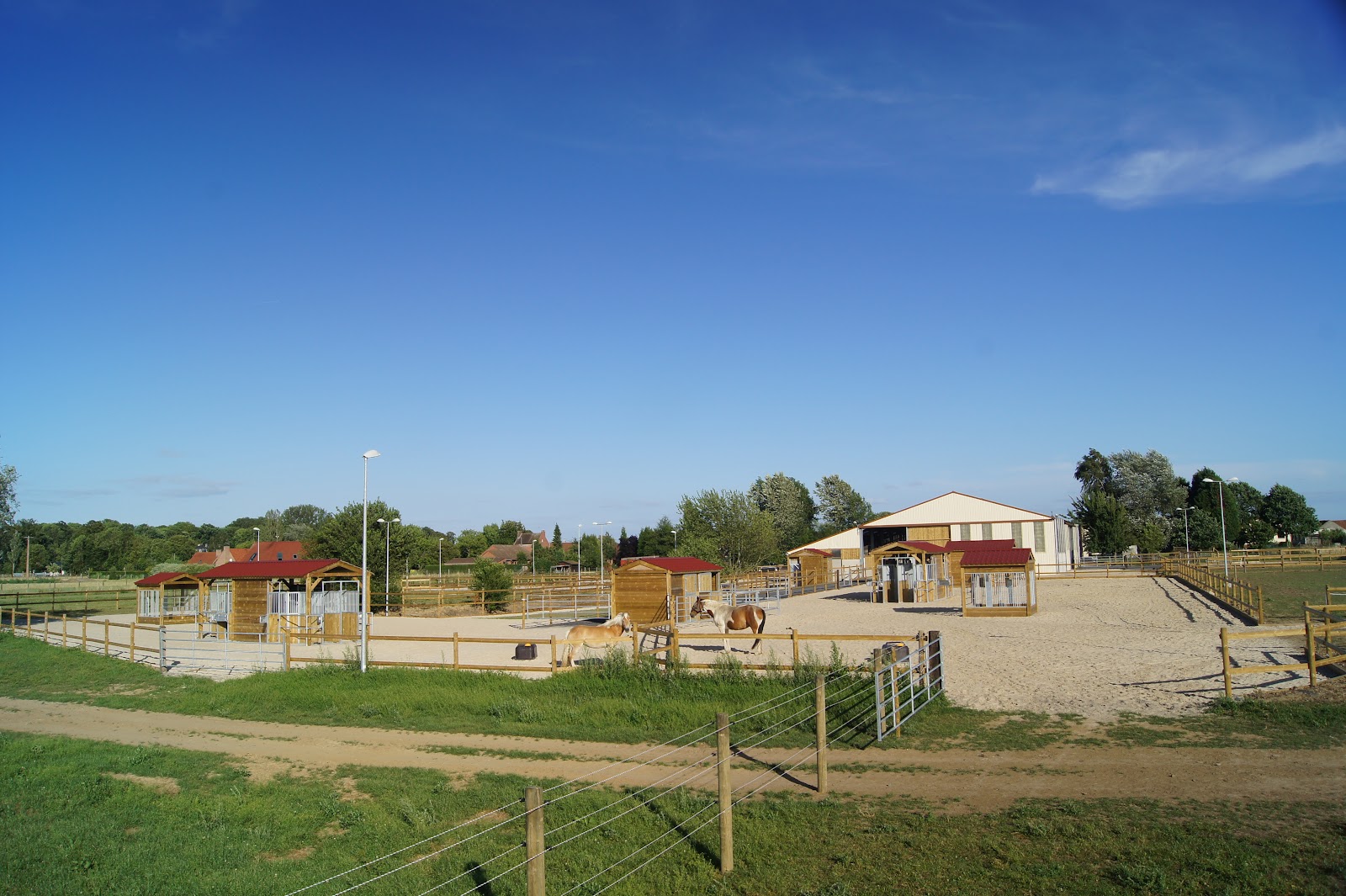 Photo de LES ECURIES DU BERON