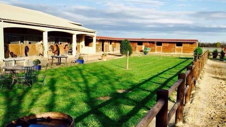 Photo de LES ECURIES DU PETIT MALHERBES